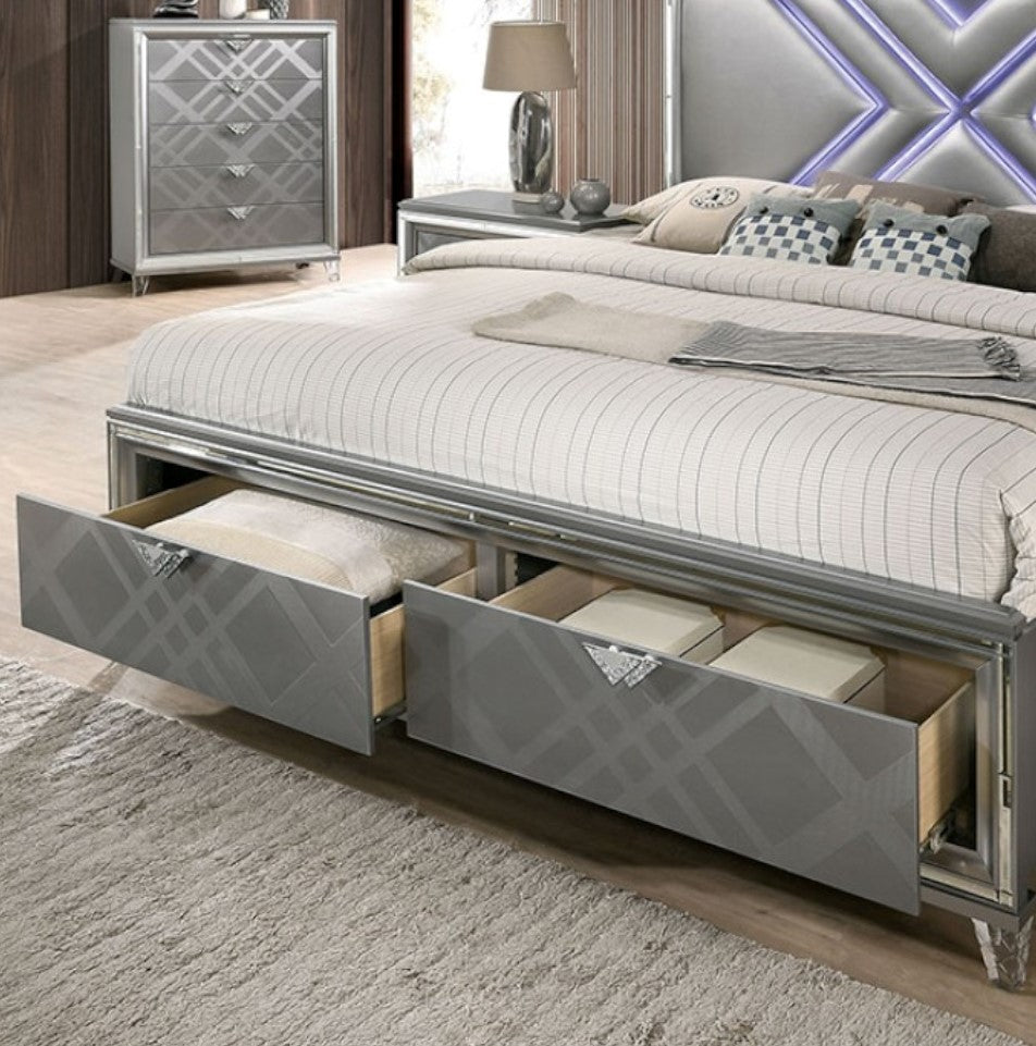 Emmeline Silver Leatherette/Wood Queen Bed
