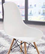 Jaspeni 4 White/Natural Side Chairs