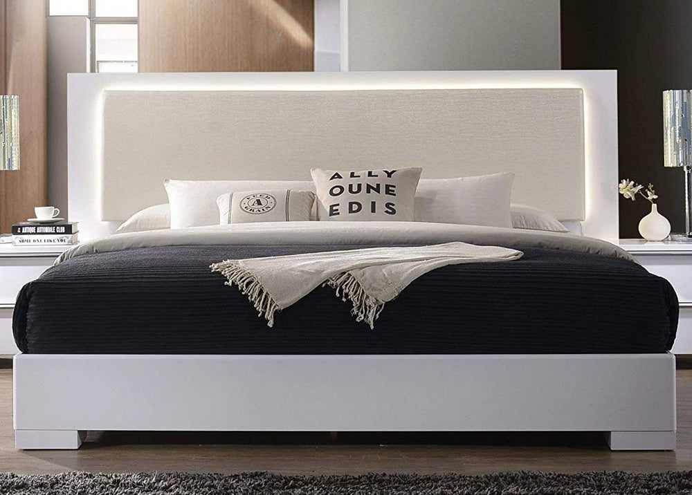 Athen White Lacquer Wood Queen Bed