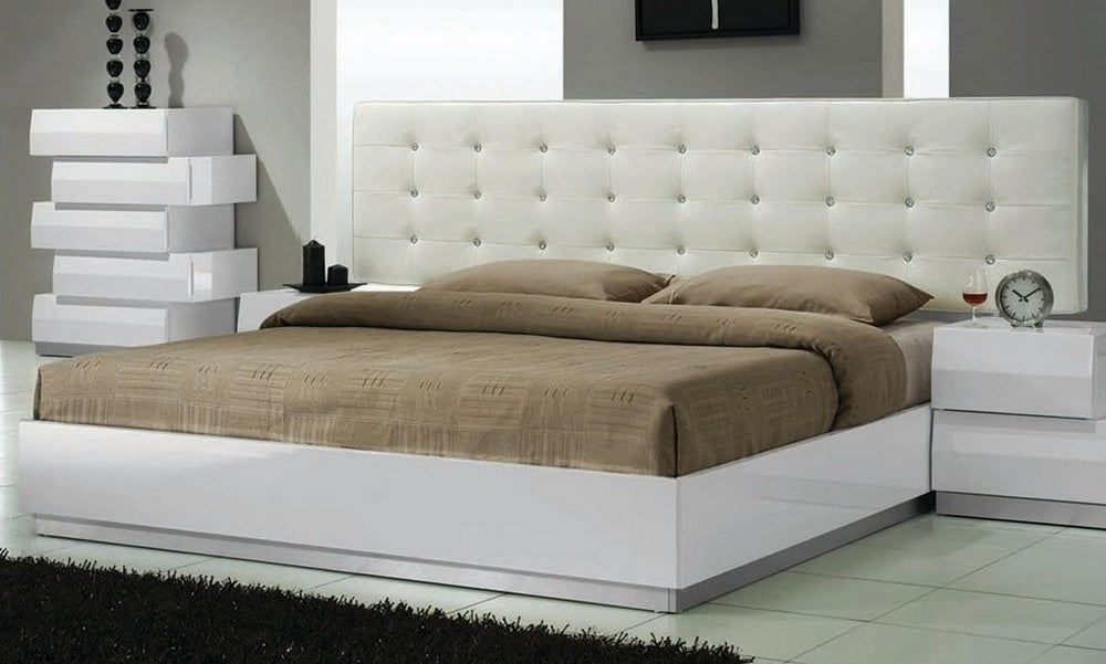 Spain White Wood Queen Bed