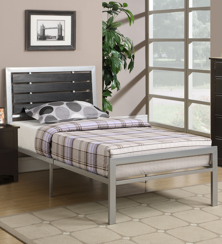 Antonietta Silver Metal/Wood Full Bed