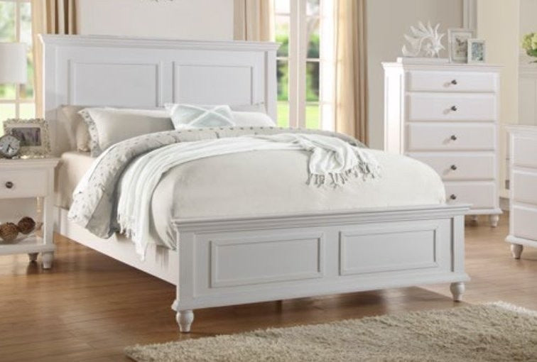 Evelyn White Wood King Panel Bed