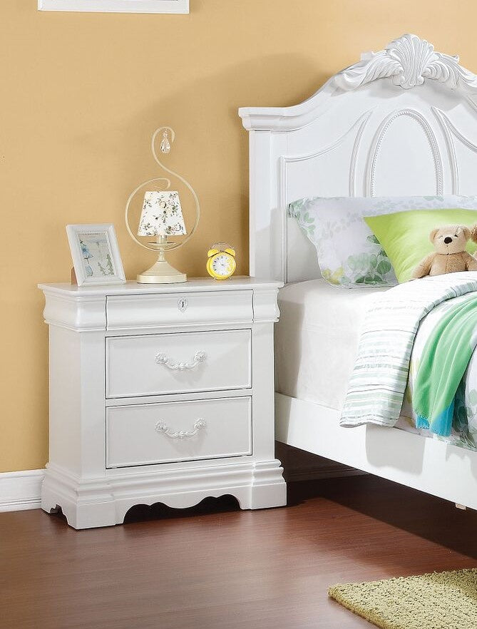 Estrella White Pine Wood Nightstand with 3 Drawers